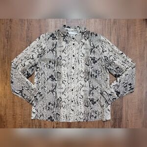 La Classe Couture snake print button down shirt